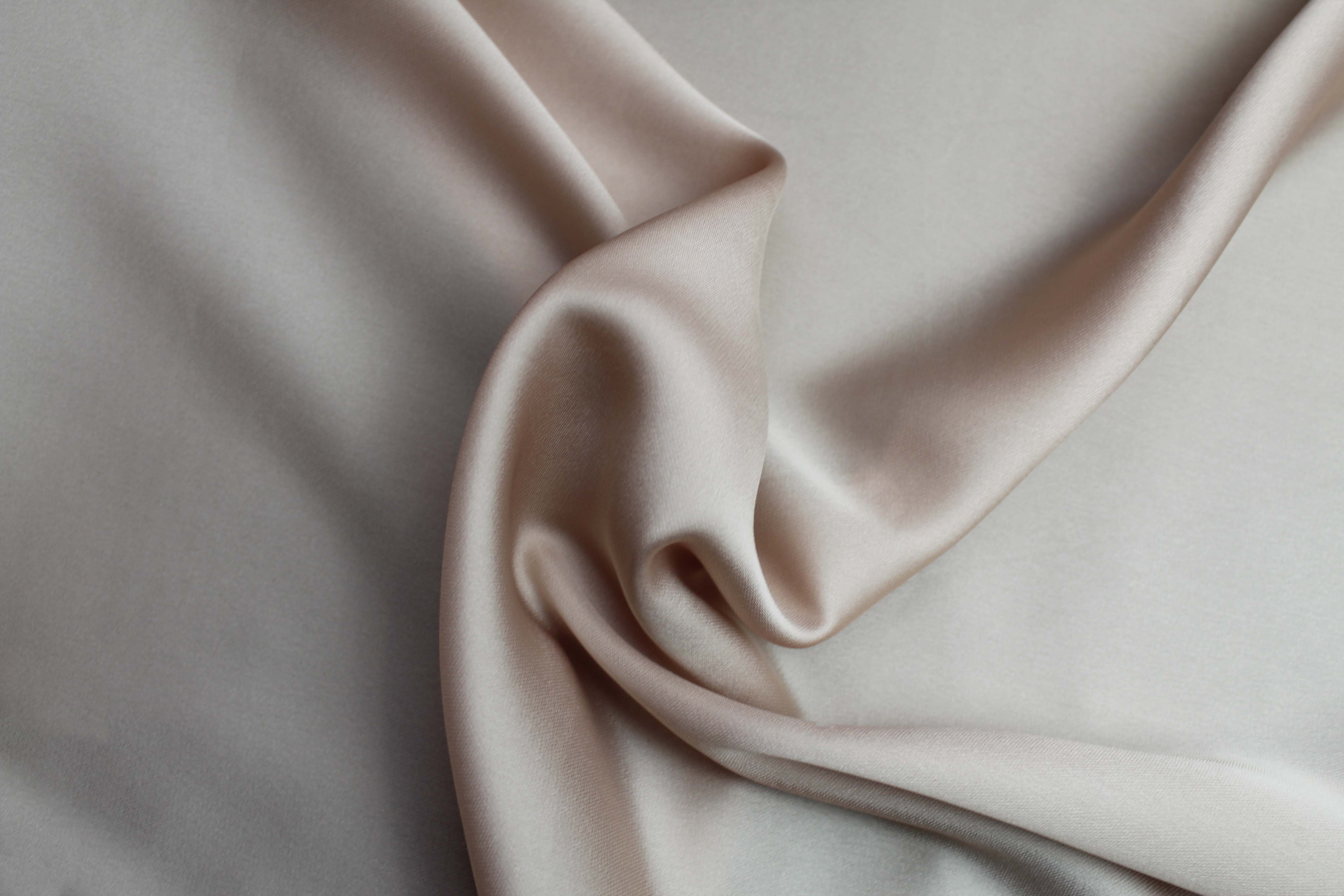 POLY SOFT SATIN - SKIN